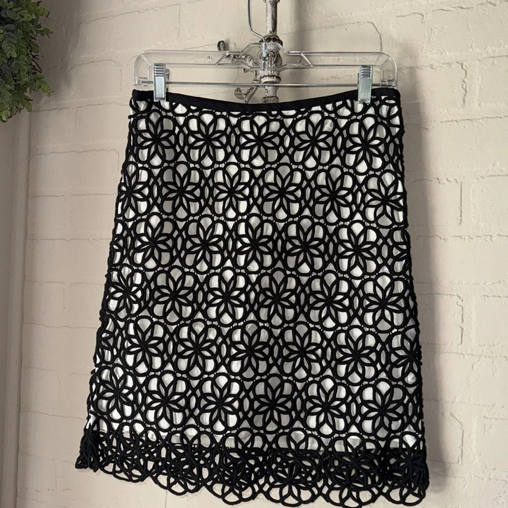 Postage stamp by Anthropologie skirt black floral appliqué overlay cream lined 2
